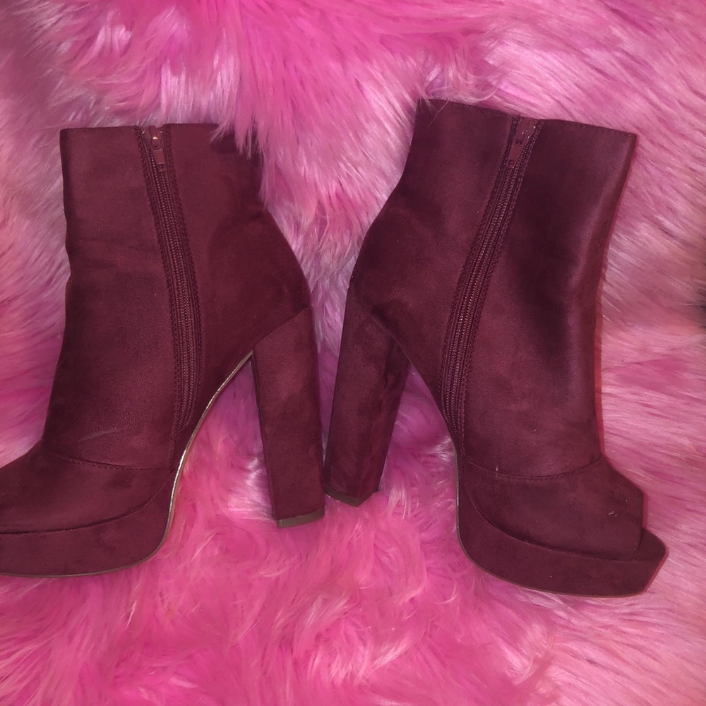 Block Heels - Picture 2 of 3